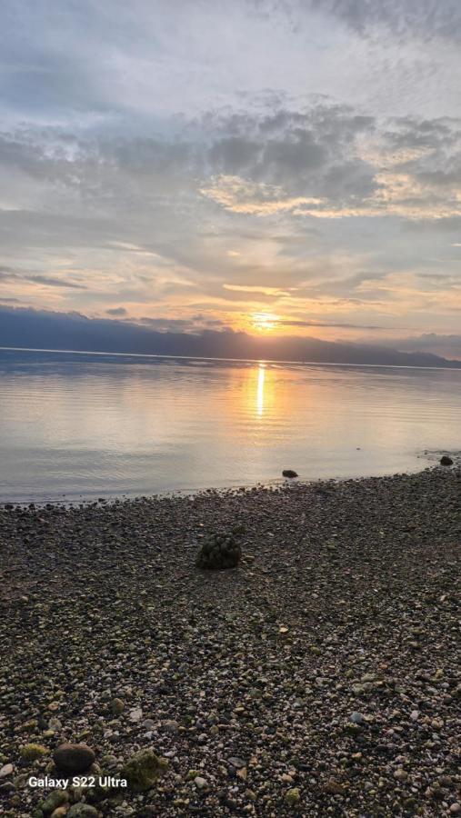 Chue&Larry'S Beachside Homestay Libagon Eksteriør billede