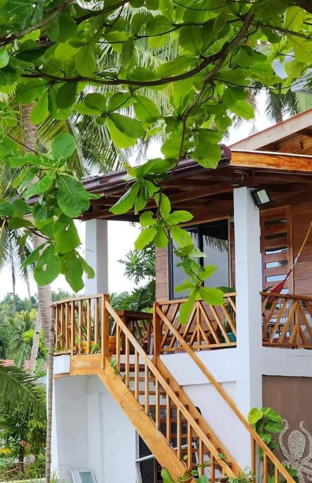 Chue&Larry'S Beachside Homestay Libagon Eksteriør billede